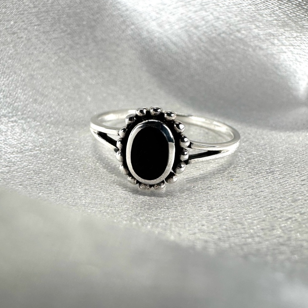 925 Sterling Silver Black Agate Oval Ring w/ polishing cloth Size 8 NEW